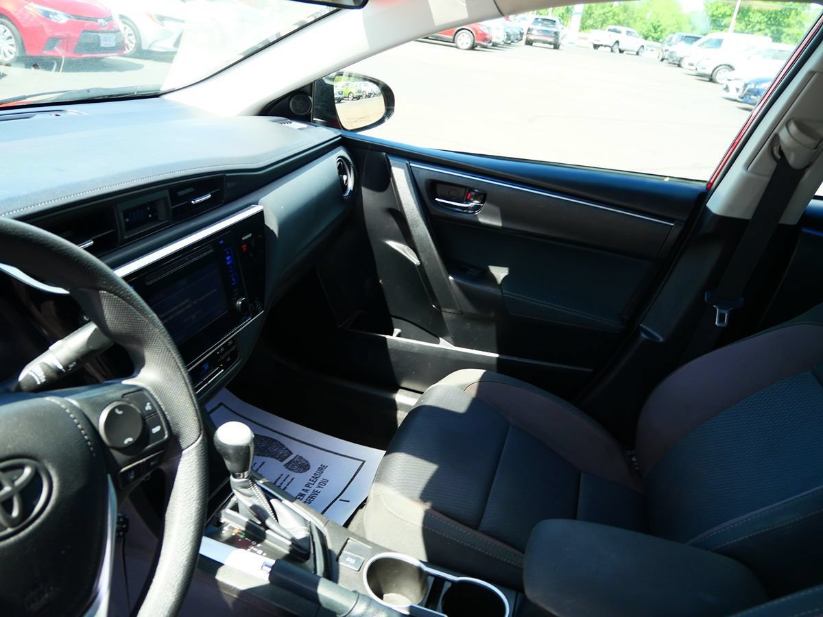 Used 2017 Toyota Corolla LE FWD image 13