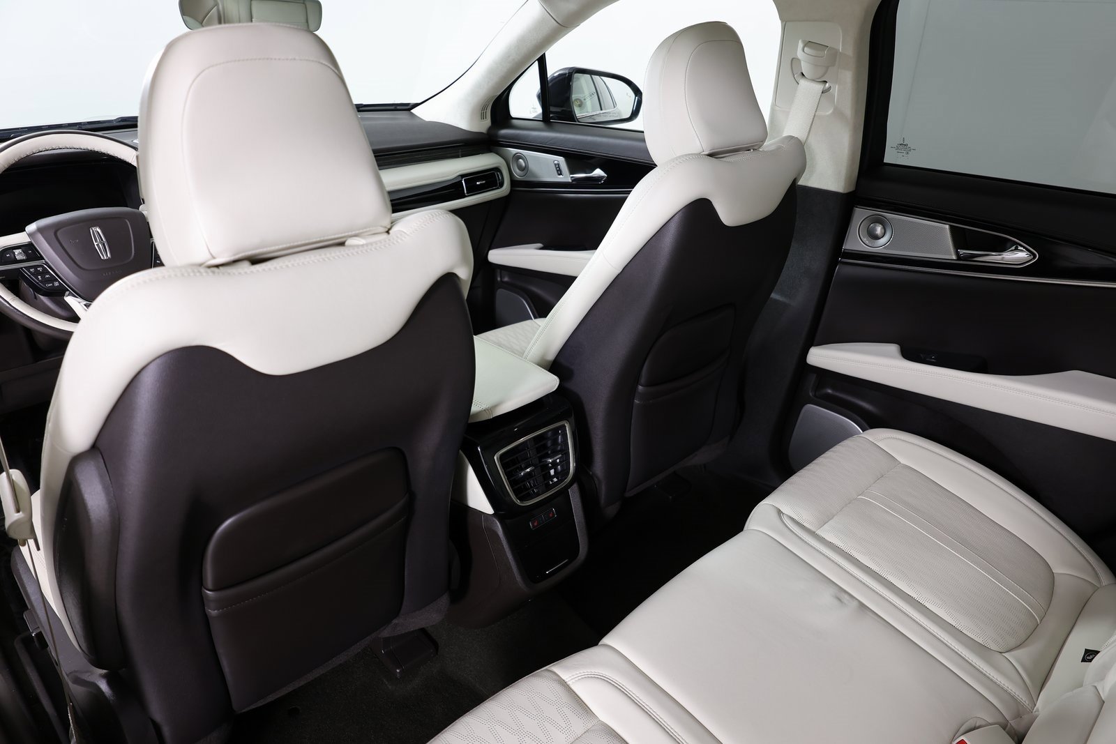 Used 2022 Lincoln Nautilus Black Label w/ Class II Trailer Tow Package image 51