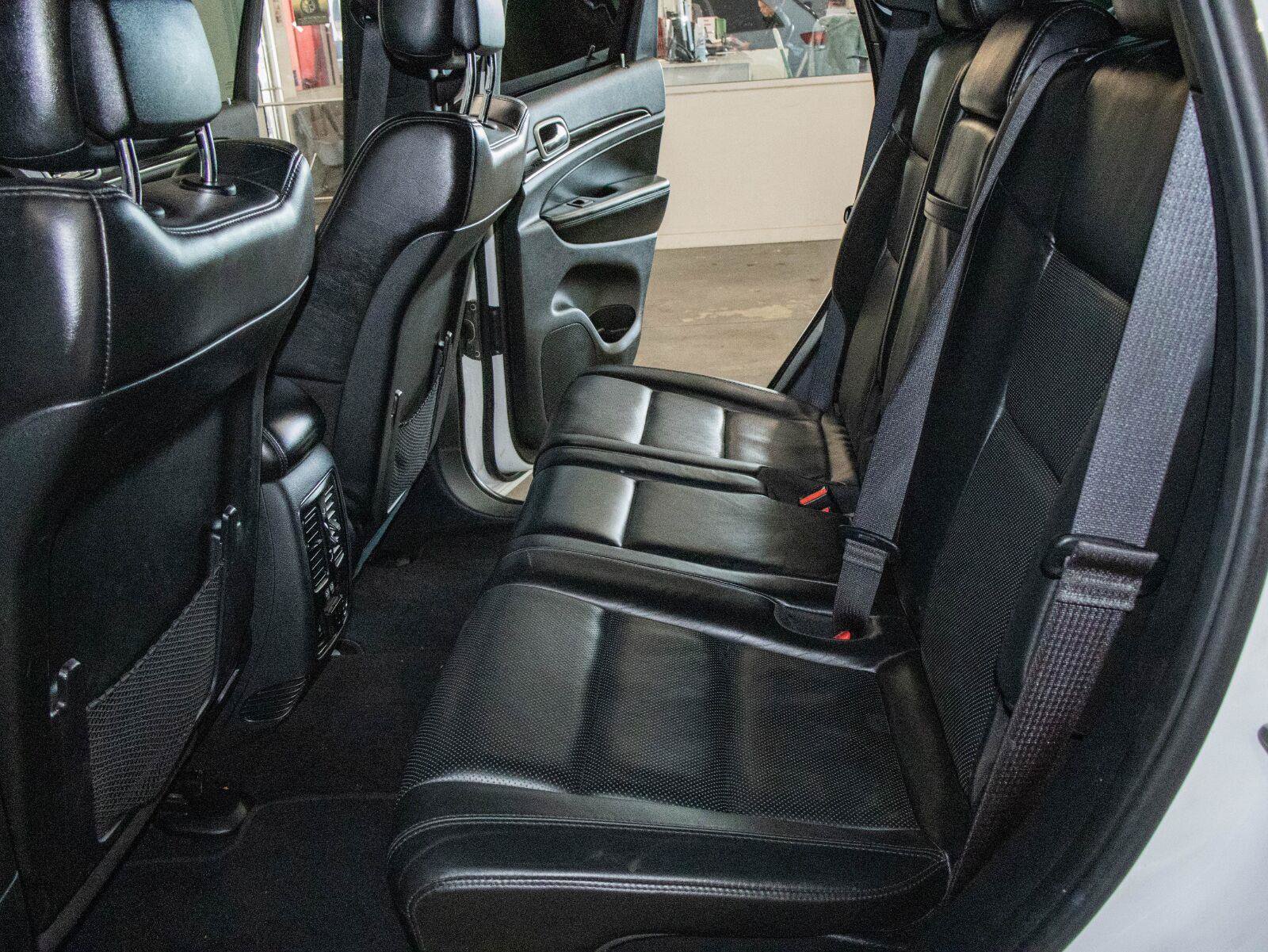 Used 2019 Jeep Grand Cherokee Limited w/ Luxury Group II RWD image 15