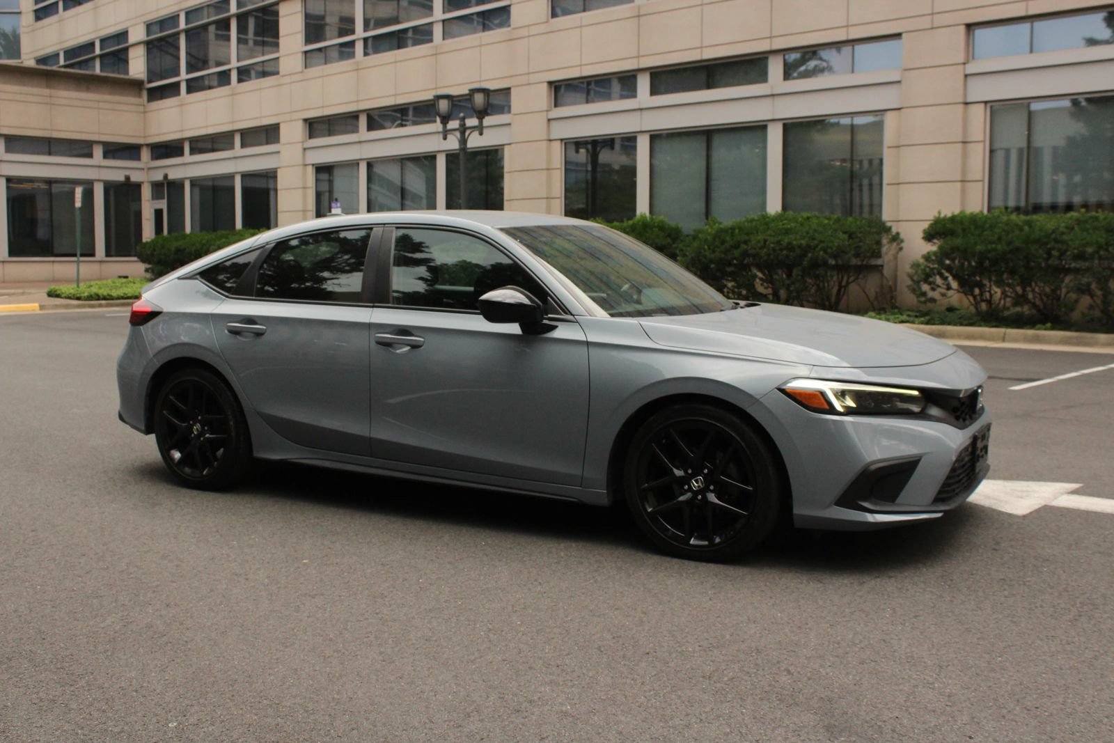 Used 2022 Honda Civic Sport image 2