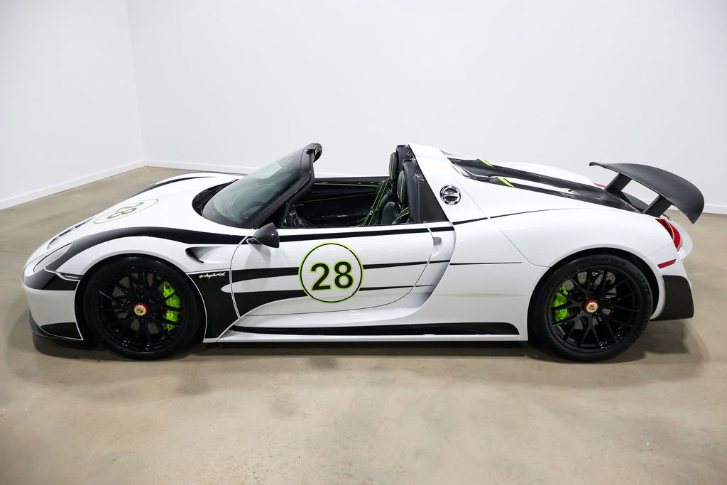 Used 2015 Porsche 918 Spyder image 17