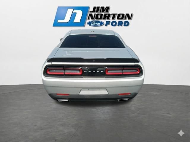 Used 2023 Dodge Challenger SXT image 8
