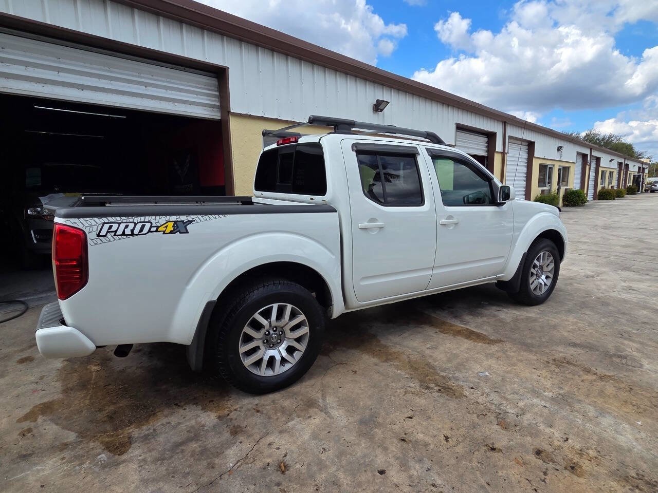 Used 2015 Nissan Frontier PRO-4X w/ Pro-4x Luxury Package image 7