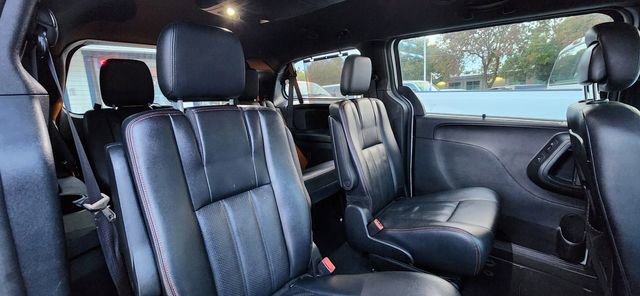 Used 2016 Dodge Grand Caravan R/T w/ Driver Convenience Group image 10