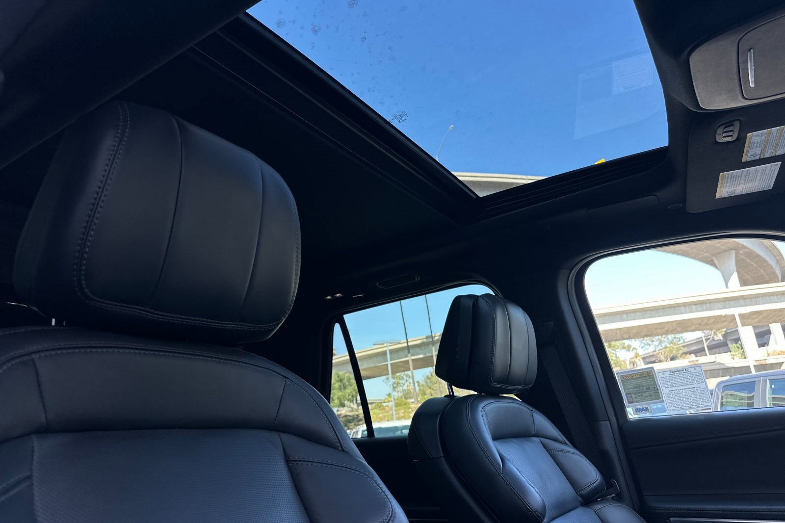 New 2025 Lincoln Navigator L Reserve w/ Jet Appearance Package image 17