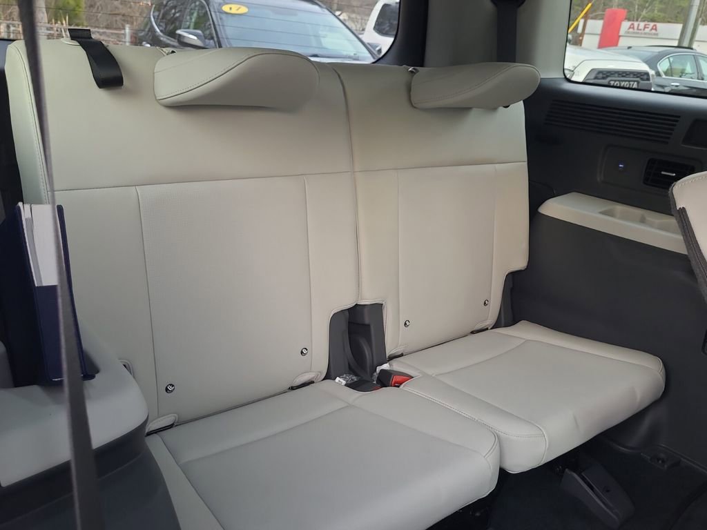 Used 2025 Hyundai Santa Fe Calligraphy image 19