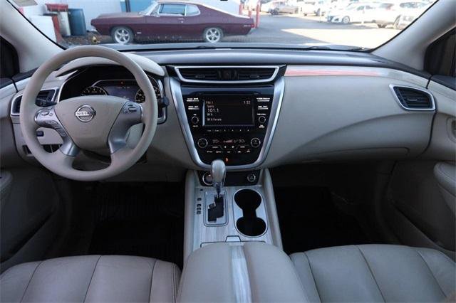 Used 2015 Nissan Murano S image 19