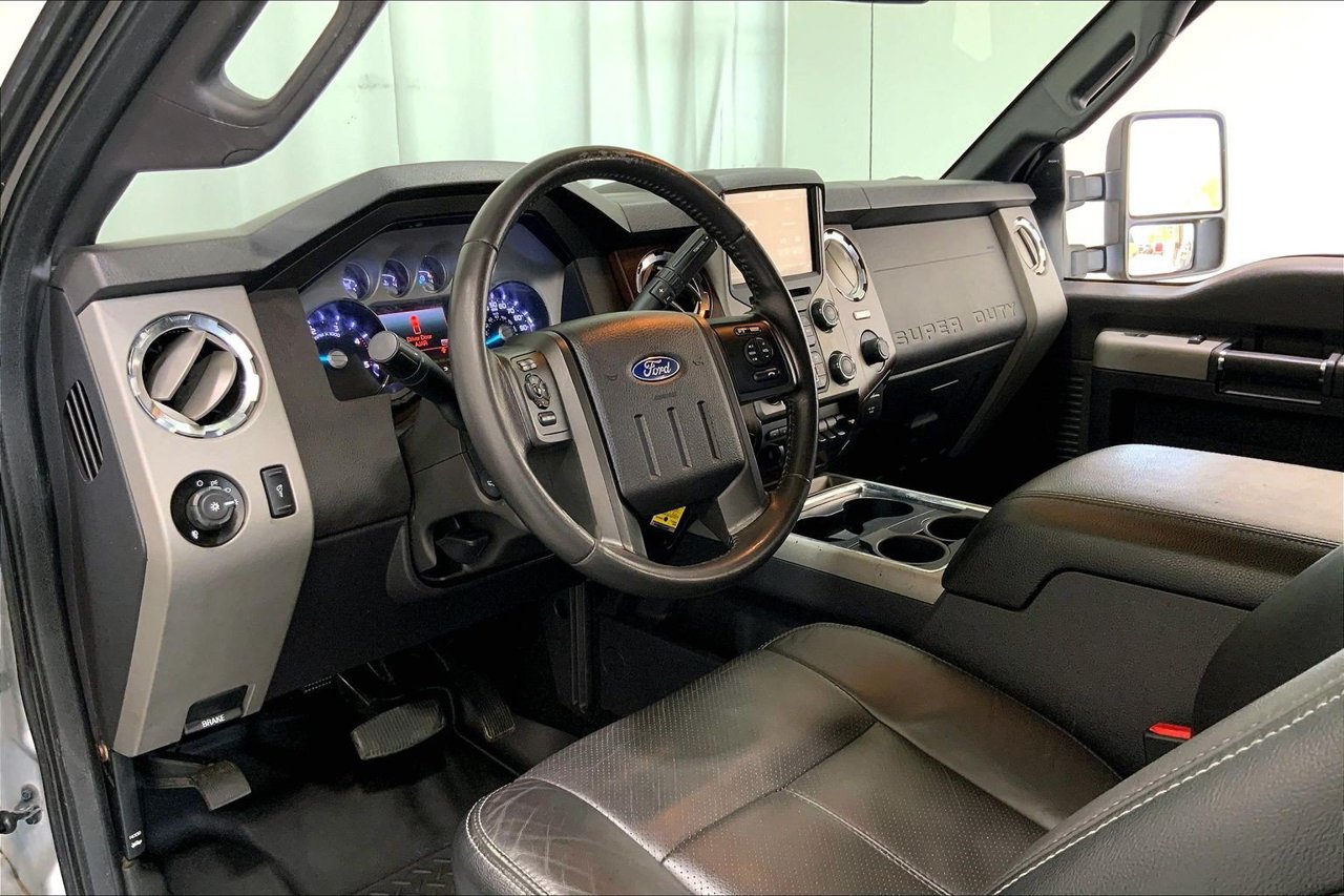 Used 2016 Ford F250 Lariat w/ Lariat Ultimate Package AWD/4WD image 14