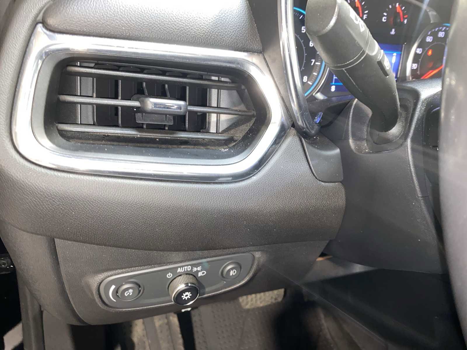 Used 2020 Chevrolet Equinox LT image 24