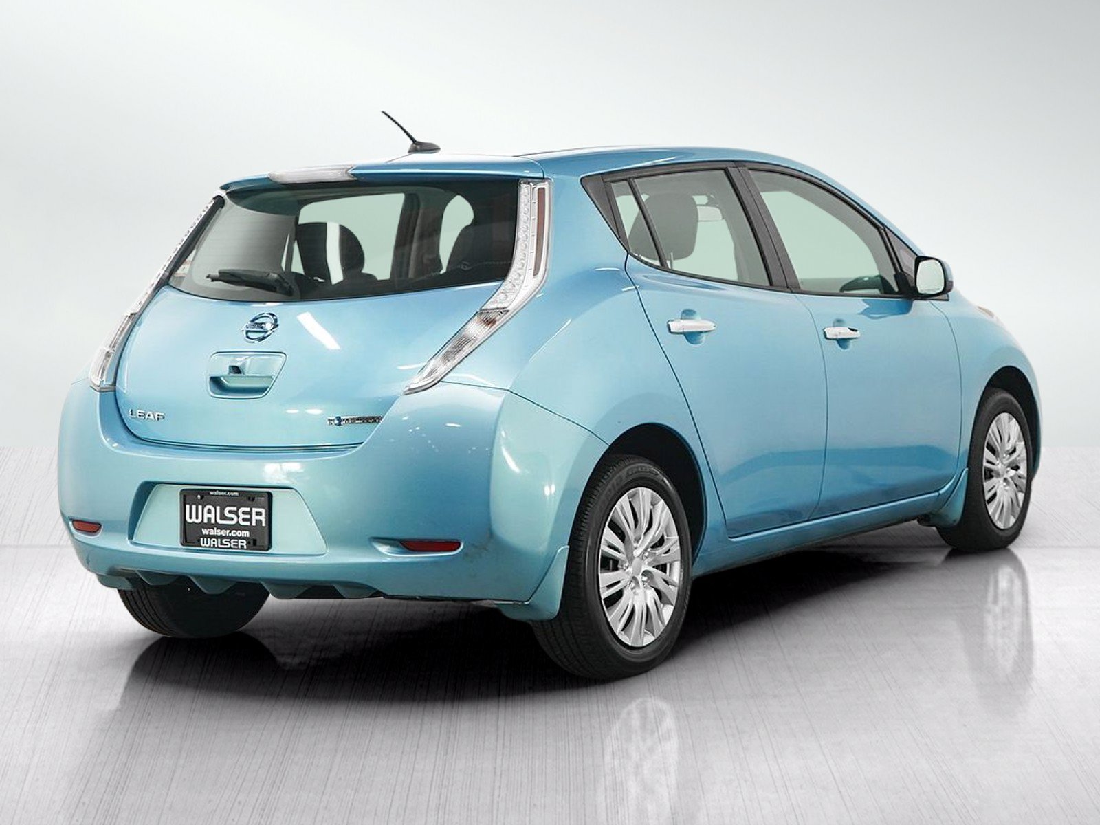 Used 2015 Nissan Leaf S w/ Charge Package FWD image 5