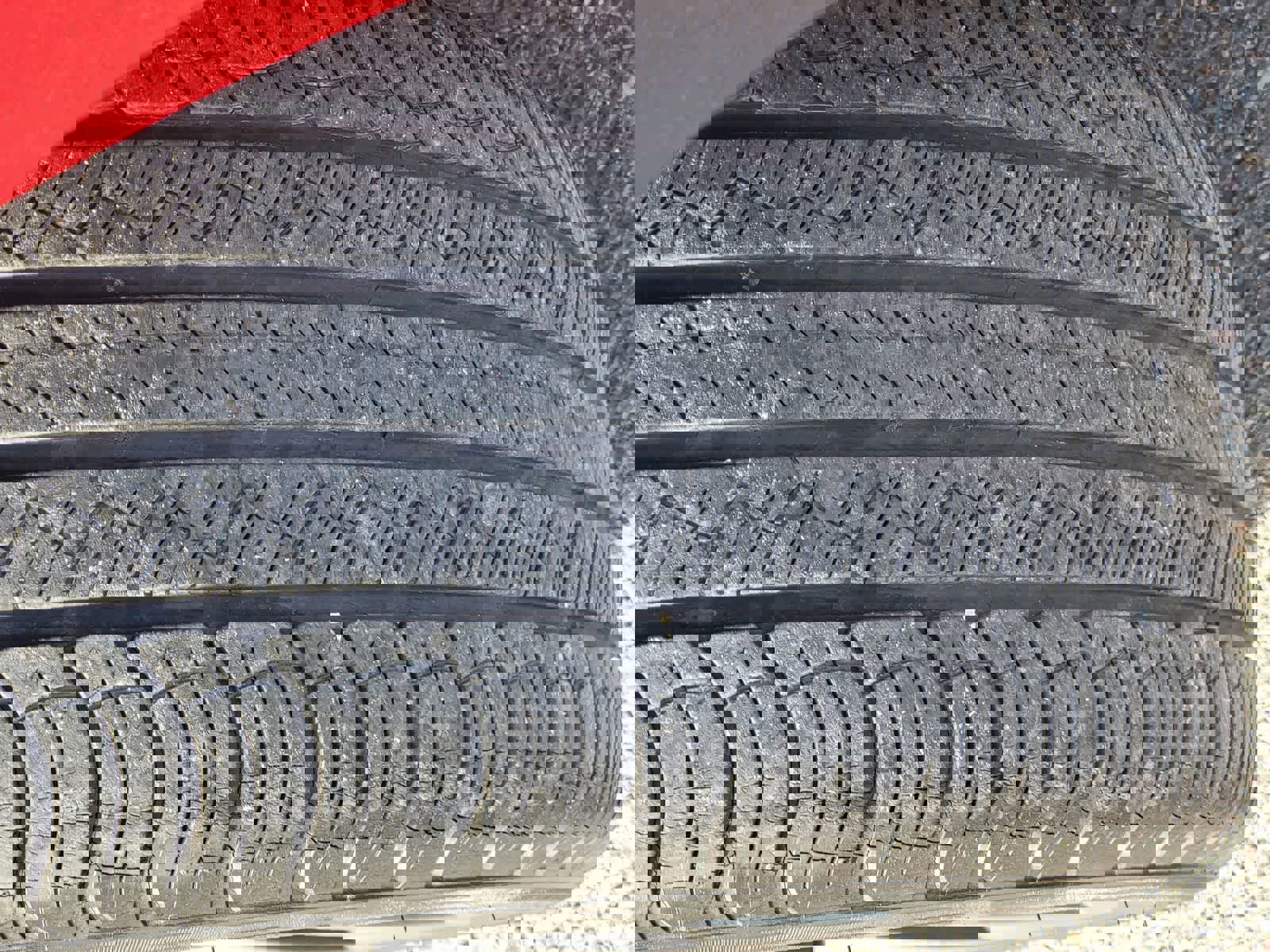 Used 2020 Land Rover Range Rover Velar R-Dynamic S image 11