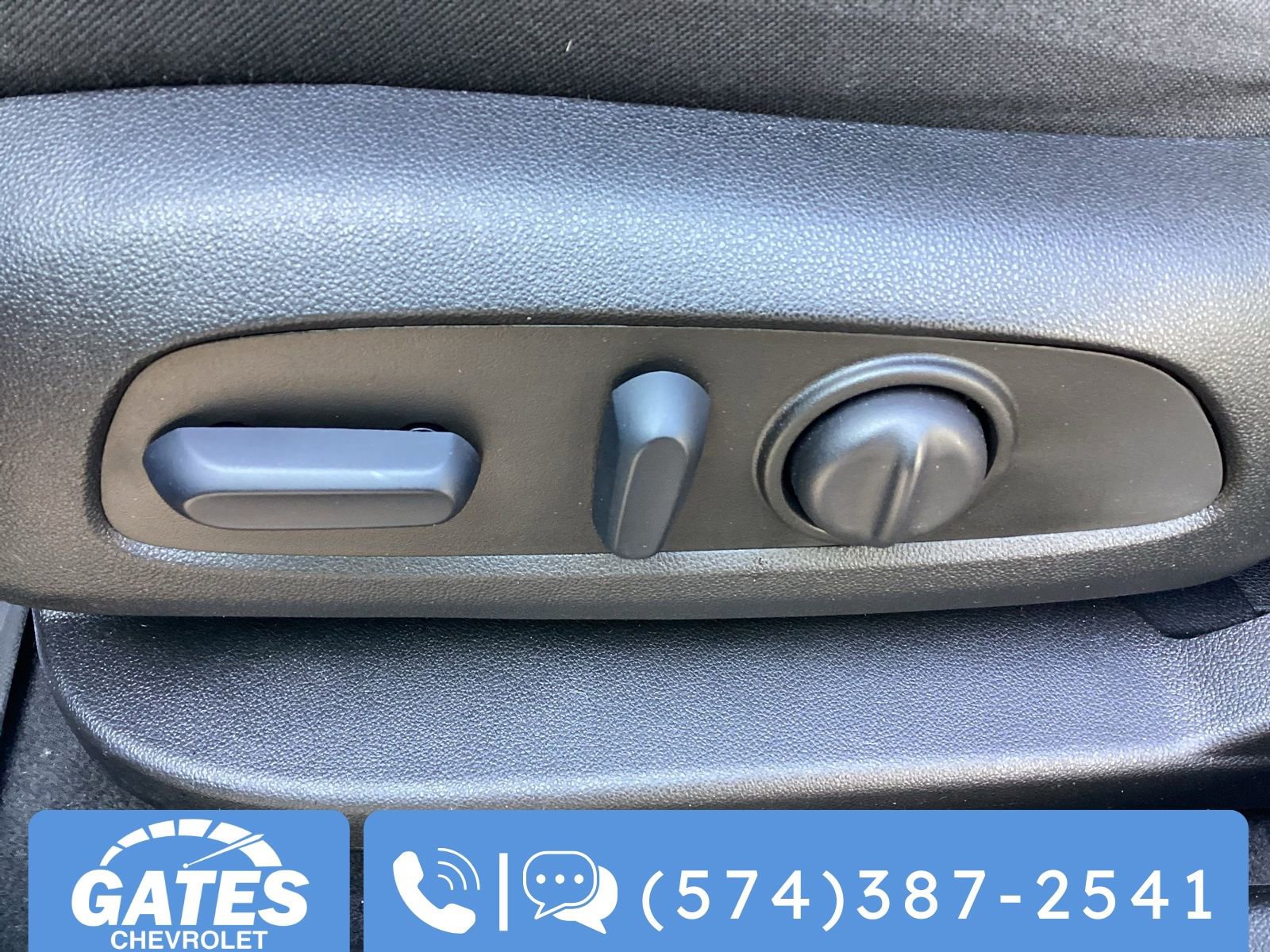 Used 2023 GMC Acadia SLE w/ Driver Convenience Package image 21