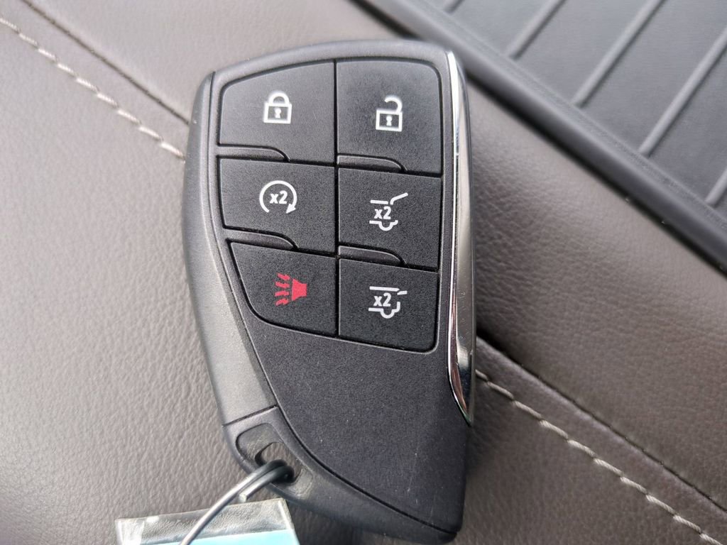 Used 2024 Chevrolet Tahoe Z71 w/ Luxury Package image 40