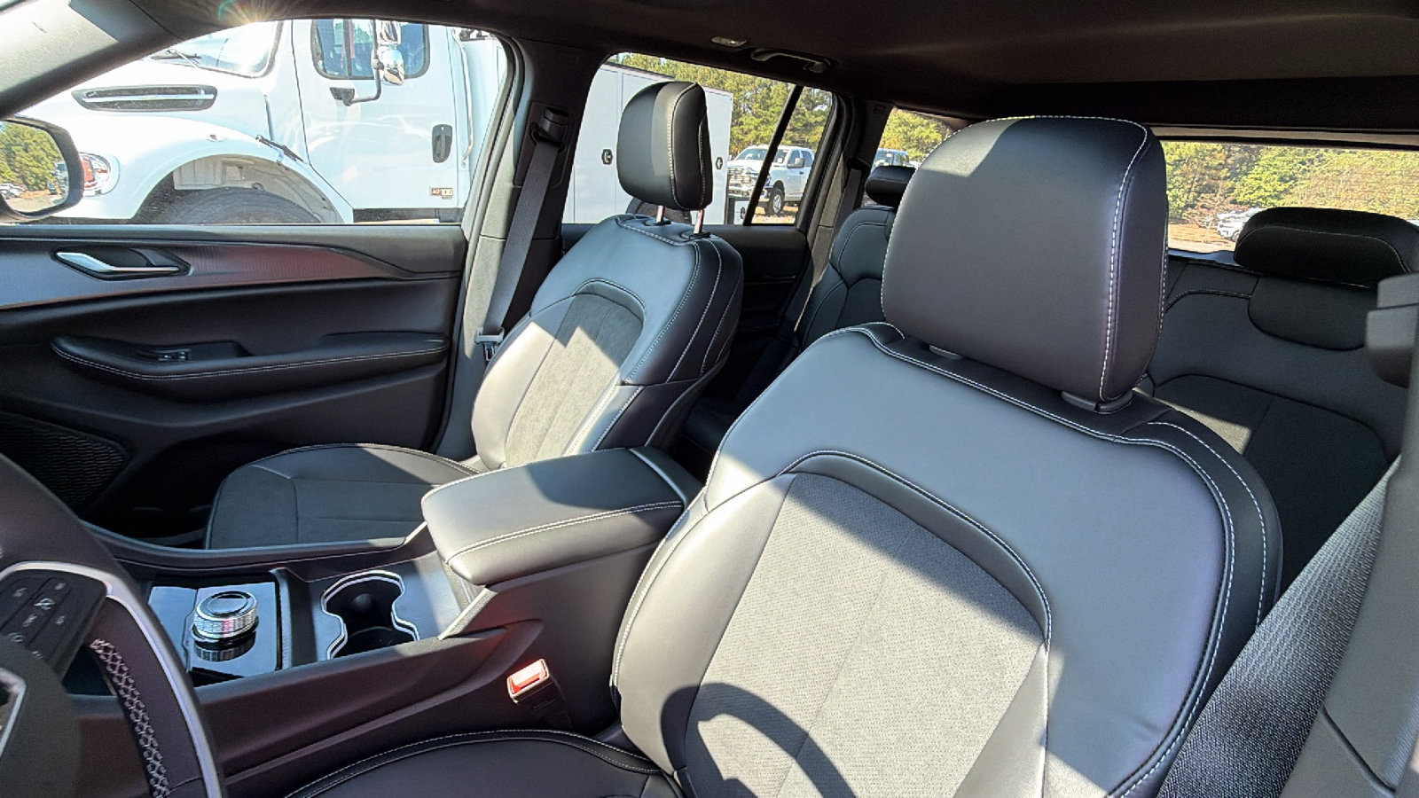 New 2027 Jeep Grand Cherokee Laredo X AWD/4WD image 18