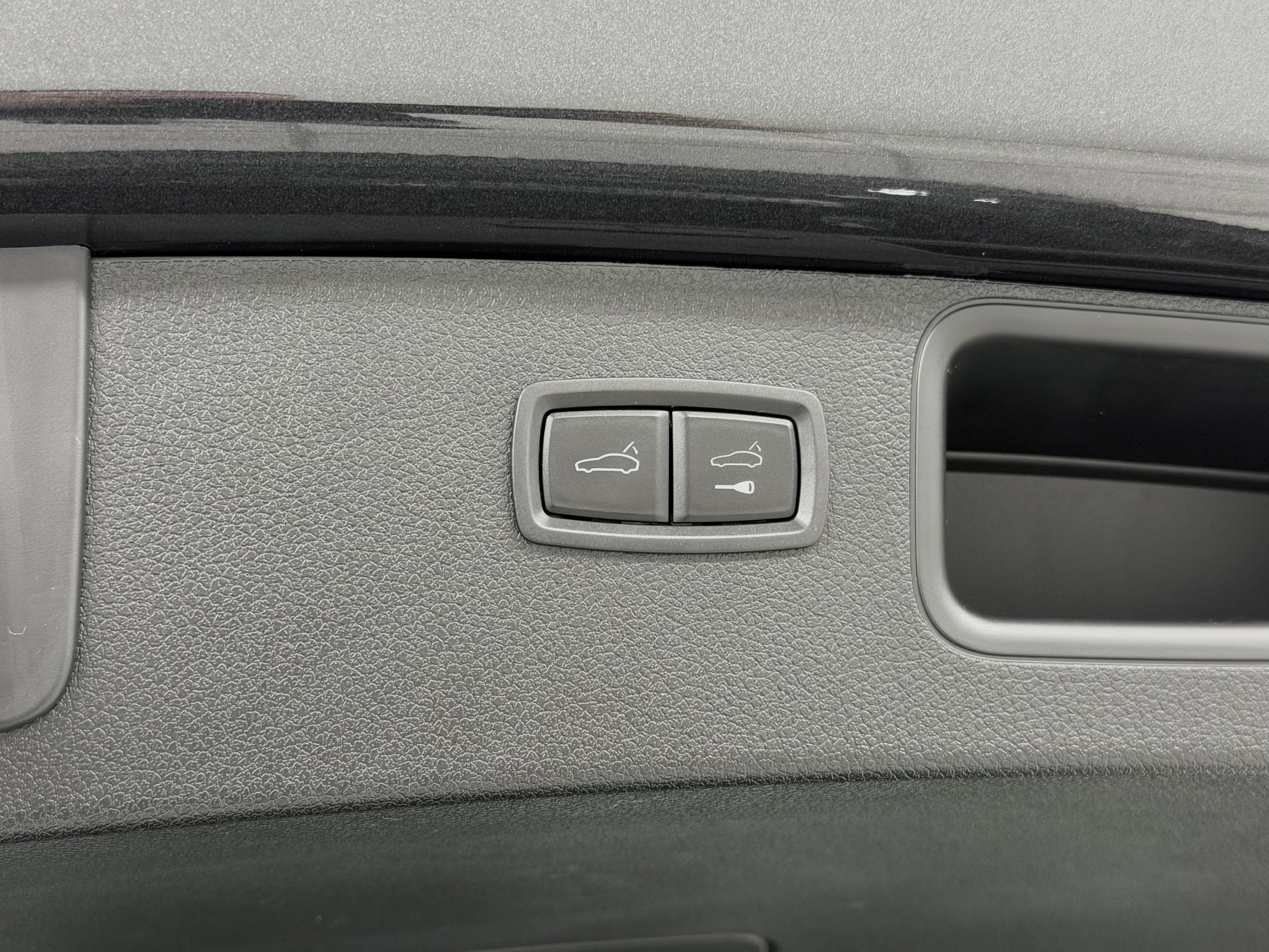 Certified 2024 Porsche Macan AWD/4WD image 64