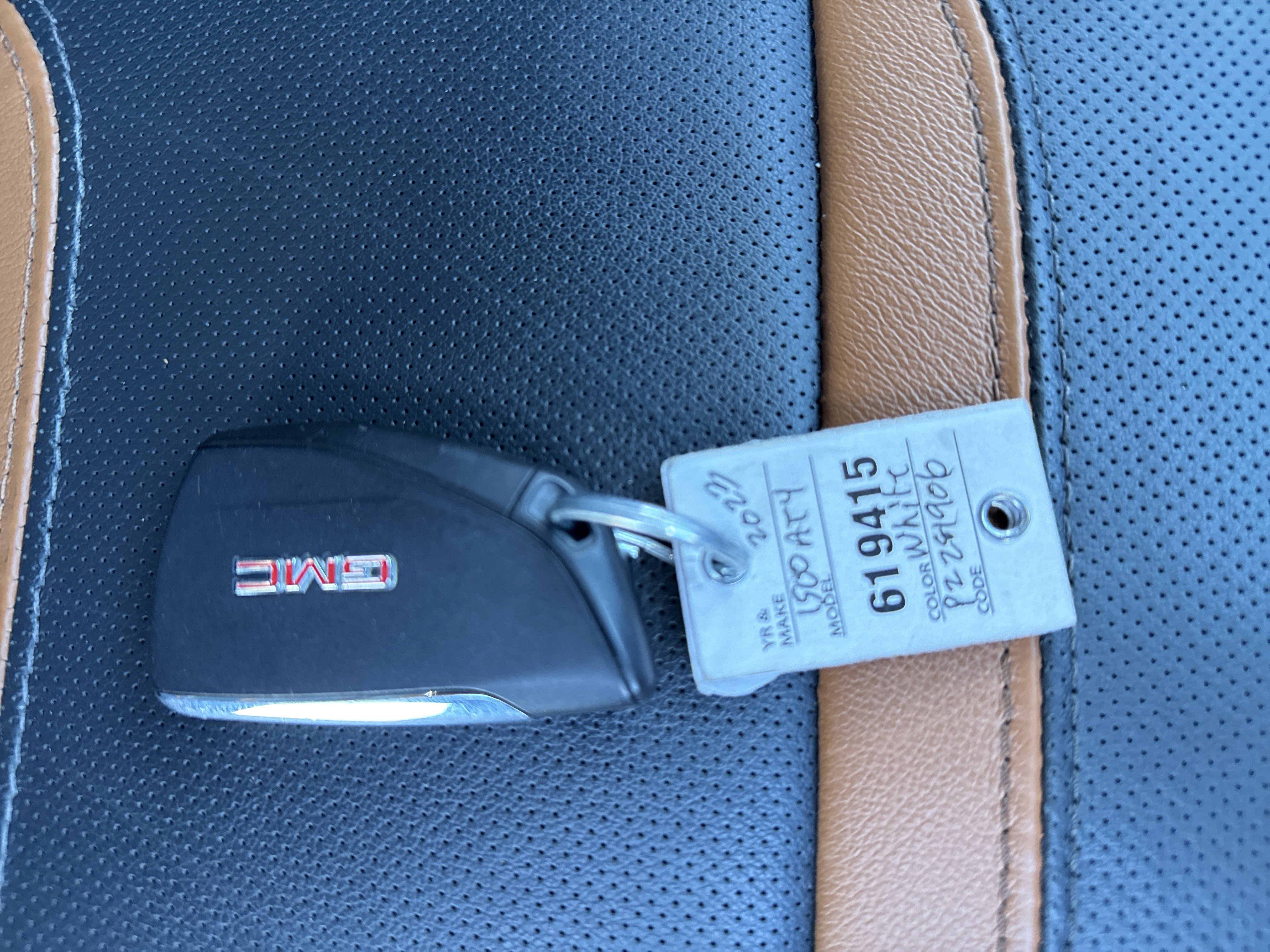 Used 2023 GMC Sierra 1500 AT4 w/ Technology Package image 22