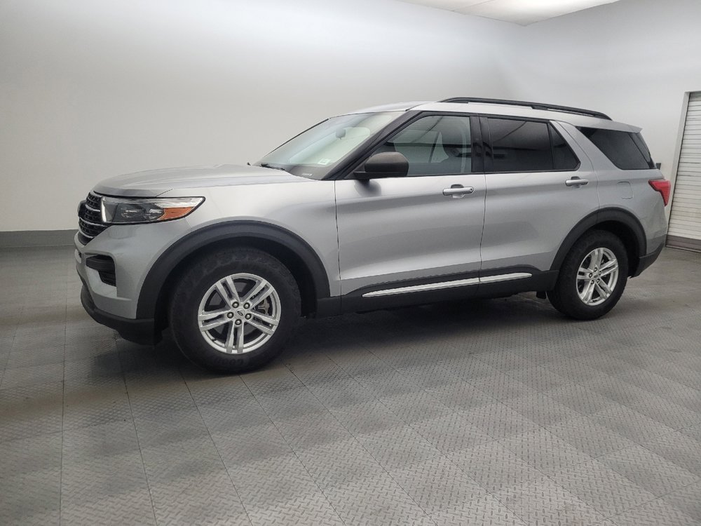 Used 2020 Ford Explorer XLT RWD image 2