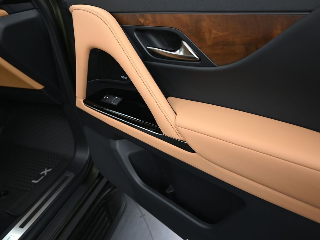 New 2026 Lexus LX 700h Luxury image 25