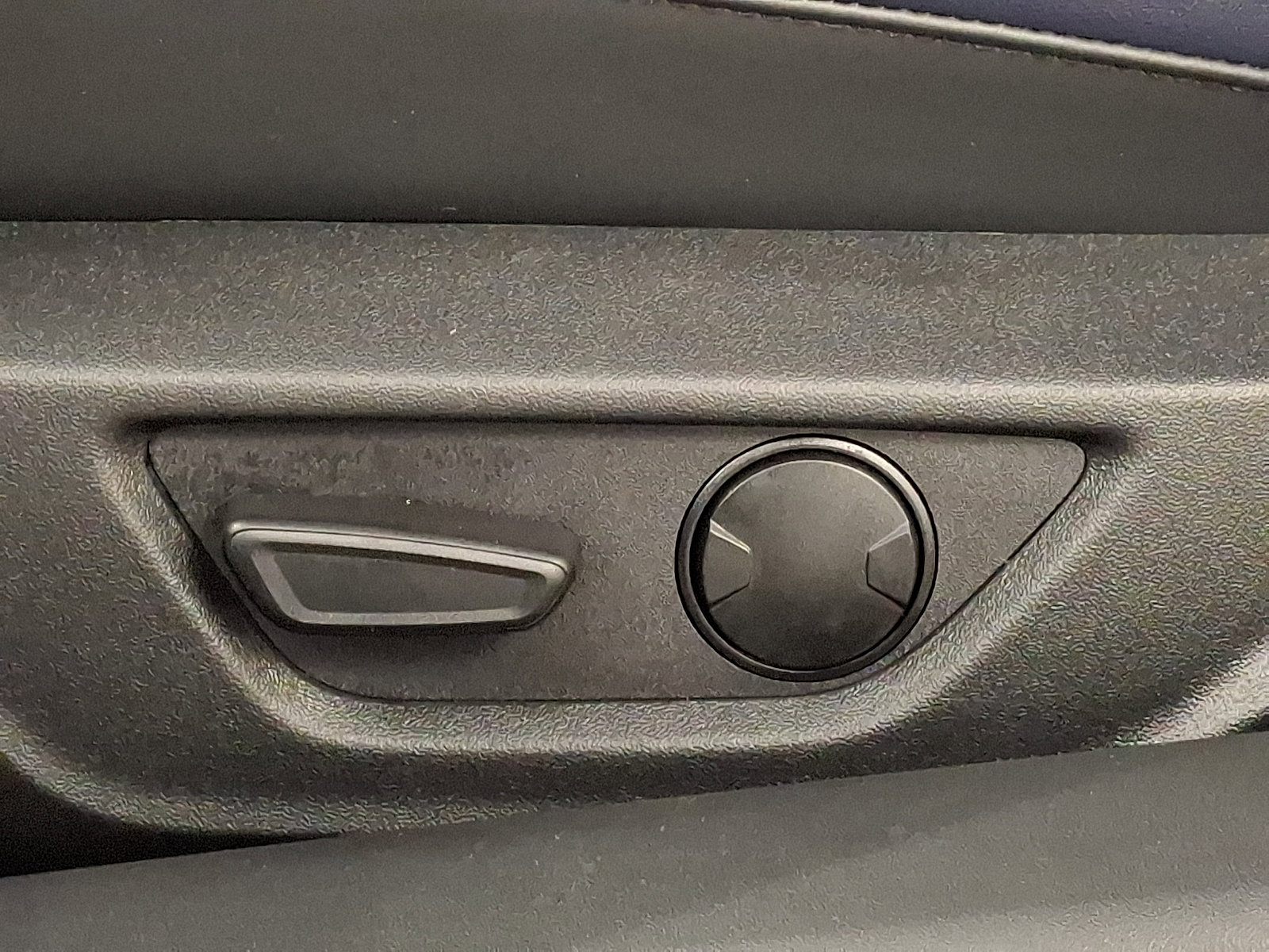 Used 2025 Ford Mustang Dark Horse image 24