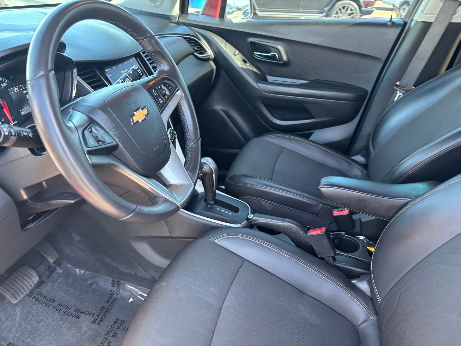 Used 2022 Chevrolet Trax LT w/ LT Convenience Package image 21
