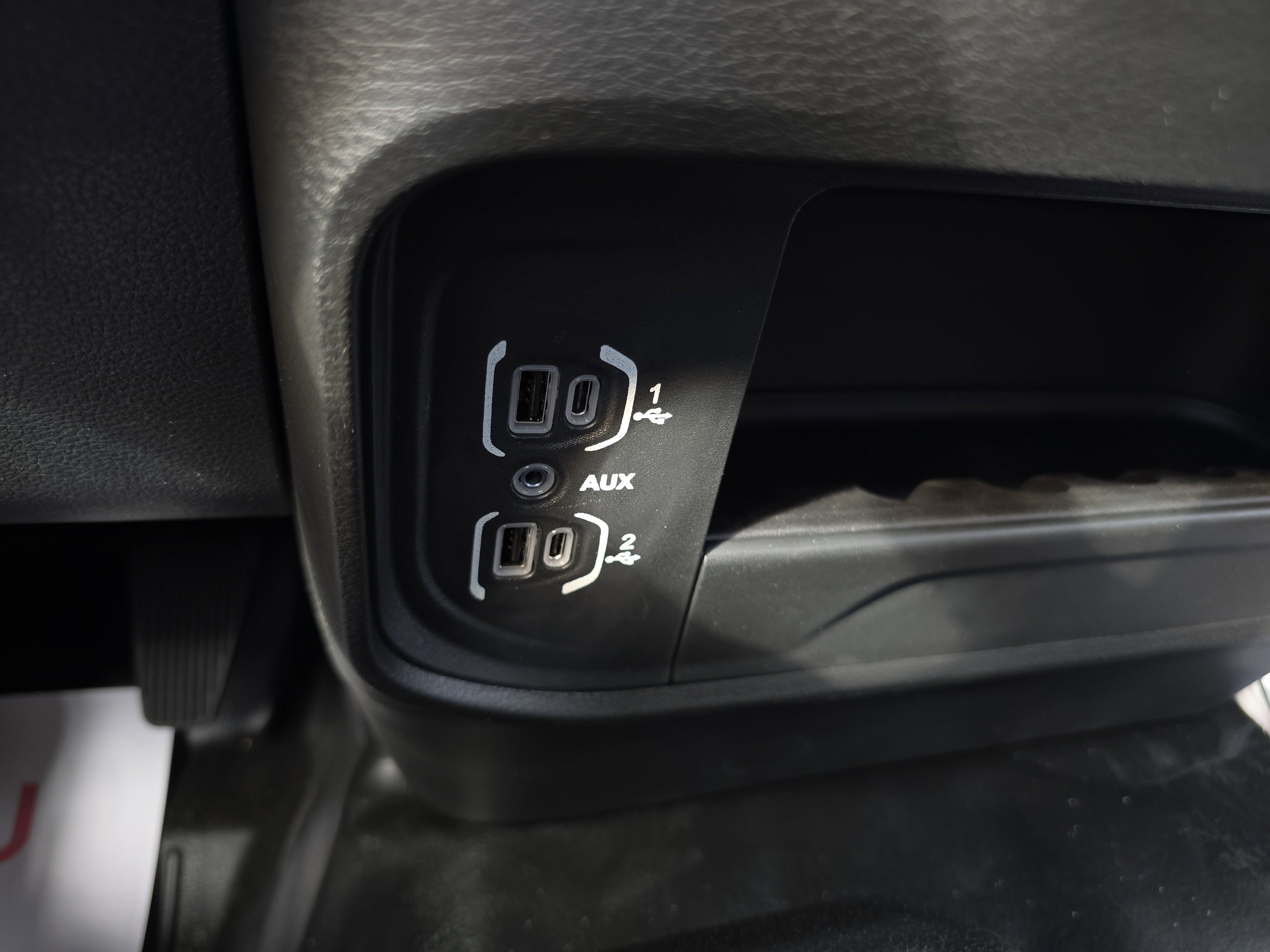 Used 2024 RAM 3500 Tradesman w/ Safety Group image 33