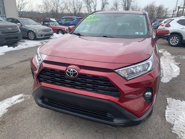 Used 2021 Toyota RAV4 XLE Premium image 2