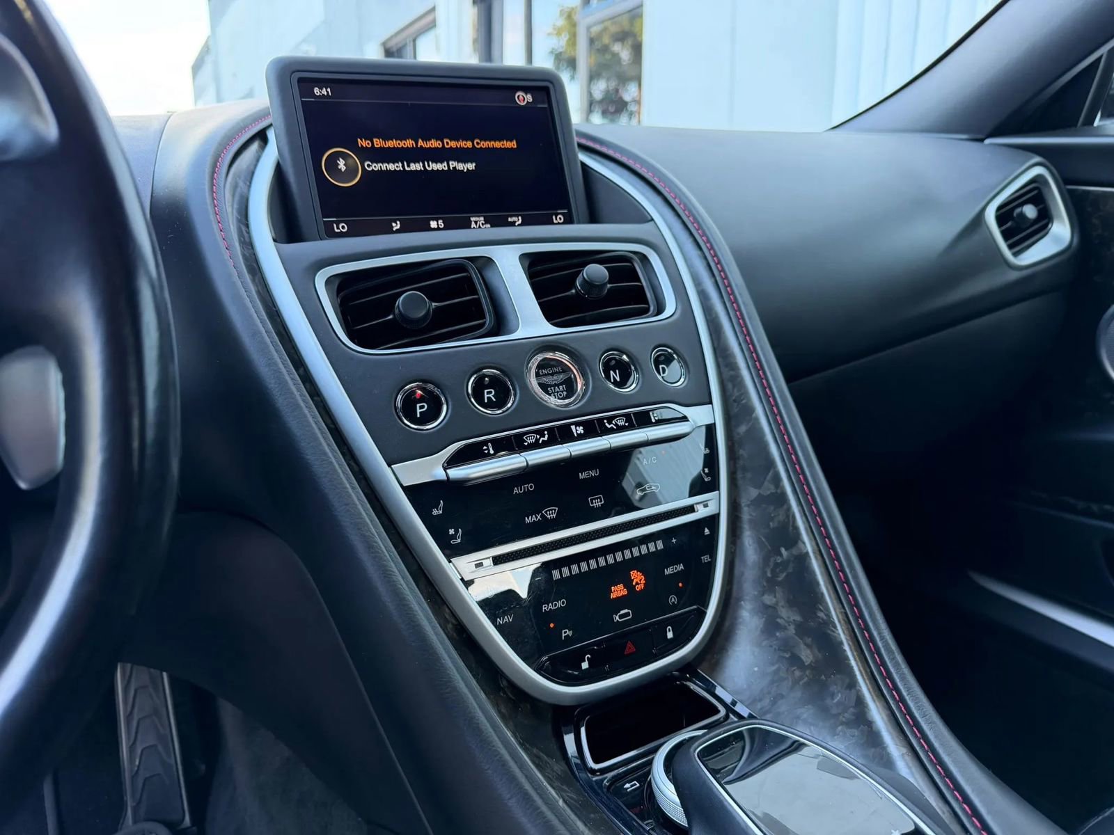 Used 2018 Aston Martin DB11 V12 RWD image 17