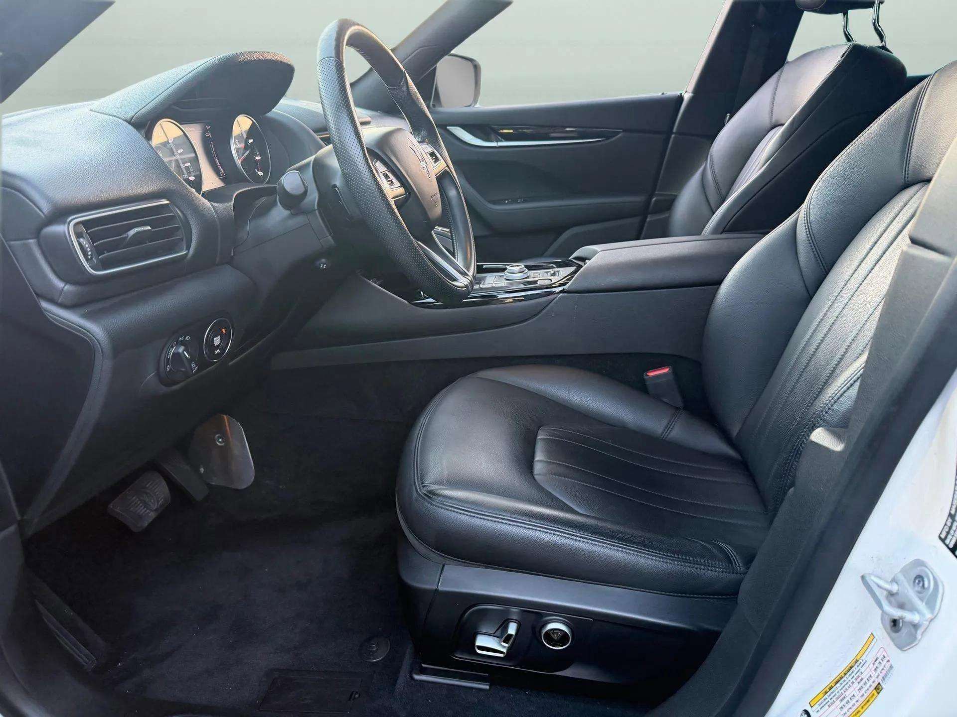 Certified 2022 Maserati Levante GT image 31