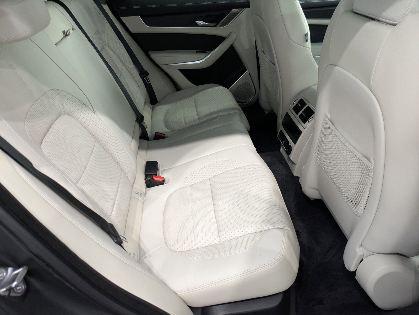 New 2026 Jaguar F-PACE R-Dynamic S image 21