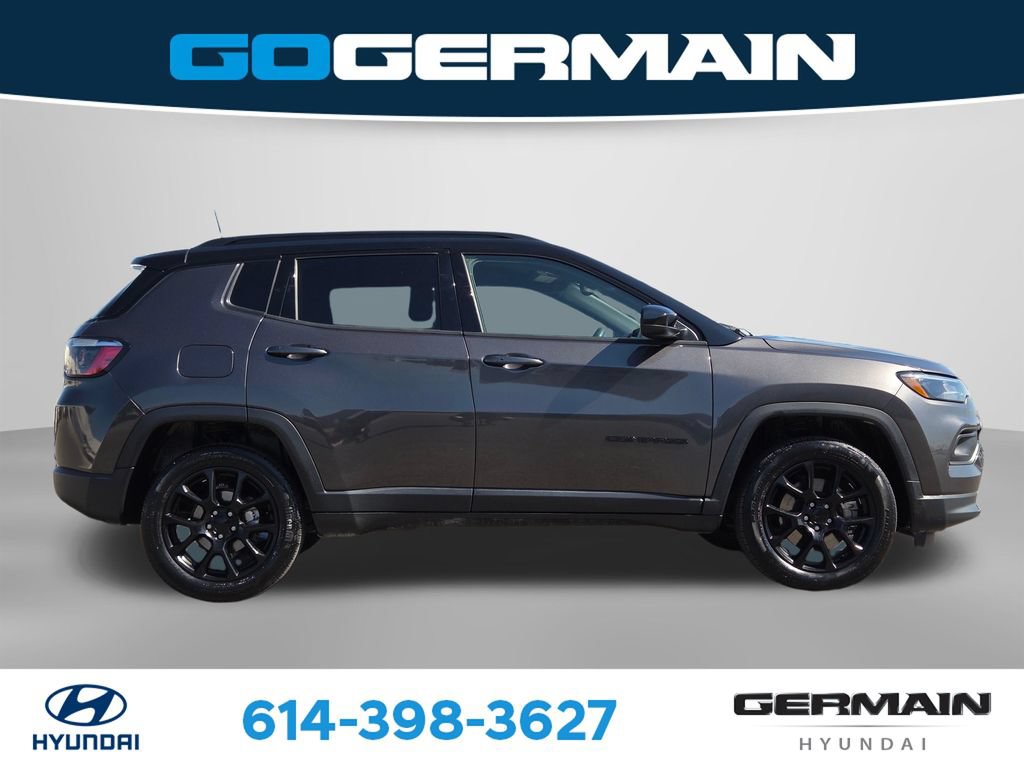 Used 2023 Jeep Compass Latitude w/ Convenience Group AWD/4WD image 7