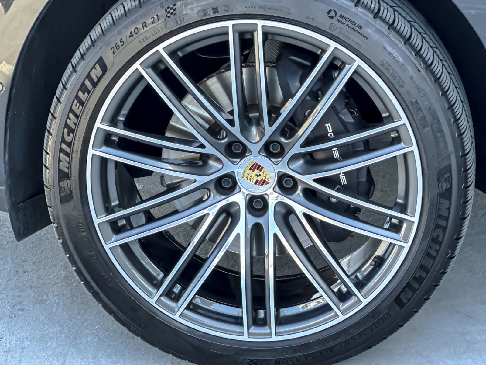 Certified 2025 Porsche Macan image 26