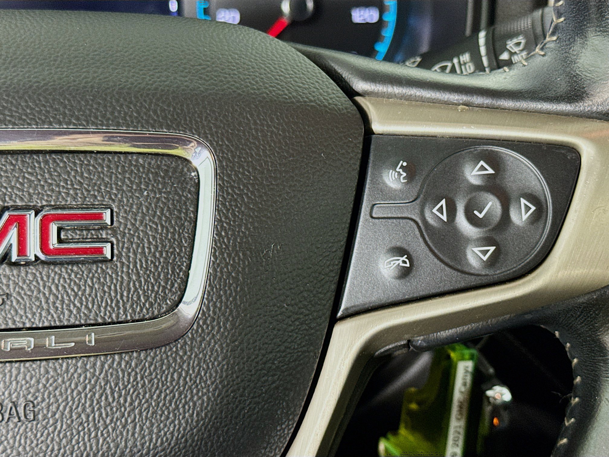 Used 2021 GMC Canyon Denali image 14