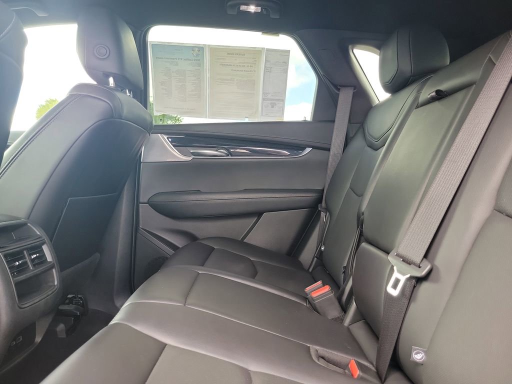 Used 2025 Cadillac XT5 Premium Luxury image 12