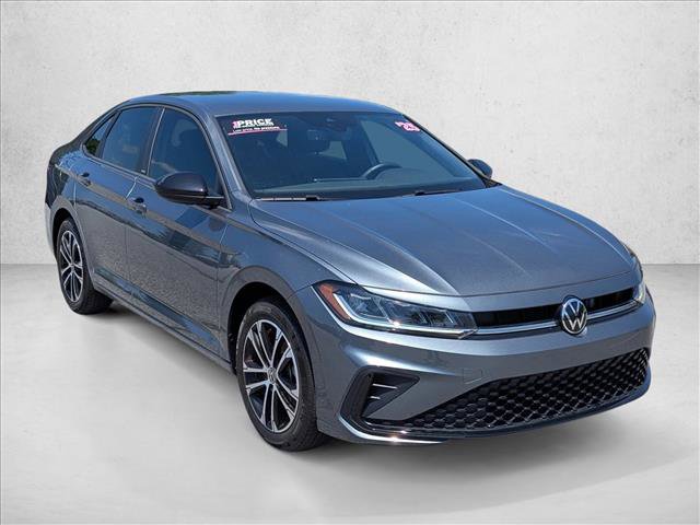 Used 2025 Volkswagen Jetta Sport FWD image 3