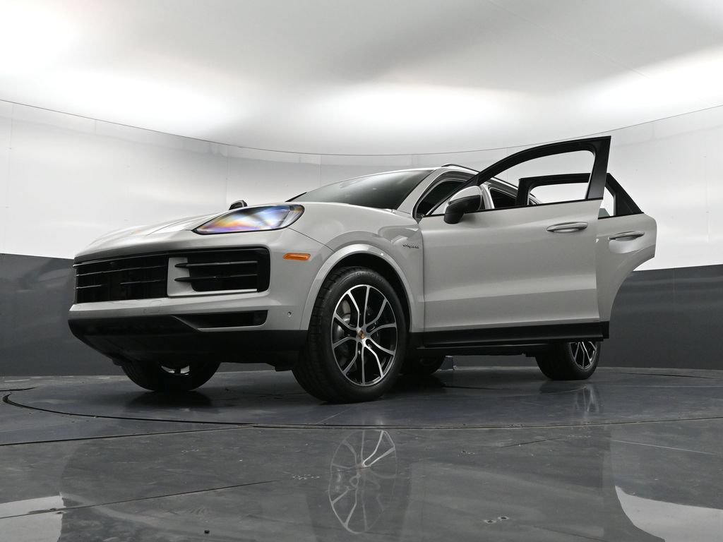 Certified 2026 Porsche Cayenne E-Hybrid AWD/4WD image 40