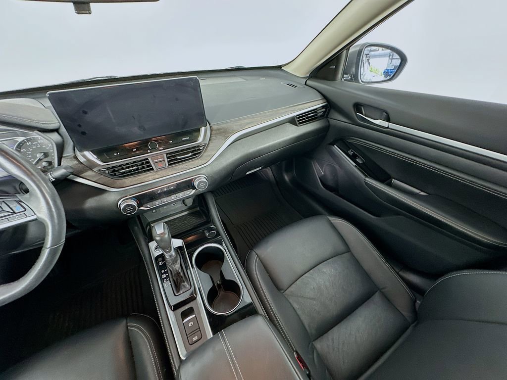 Used 2023 Nissan Altima 2.5 SL FWD image 11
