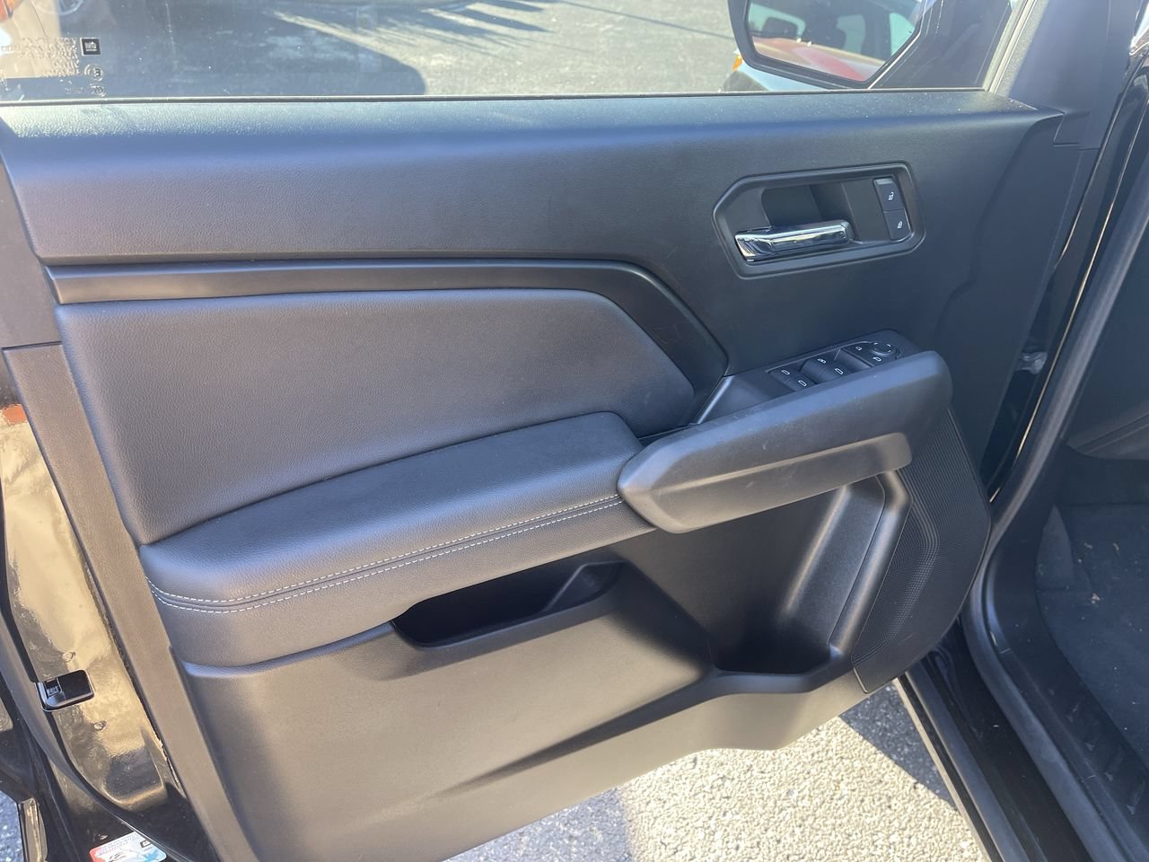 Used 2023 Chevrolet Colorado LT w/ LT Convenience Package II AWD/4WD image 22