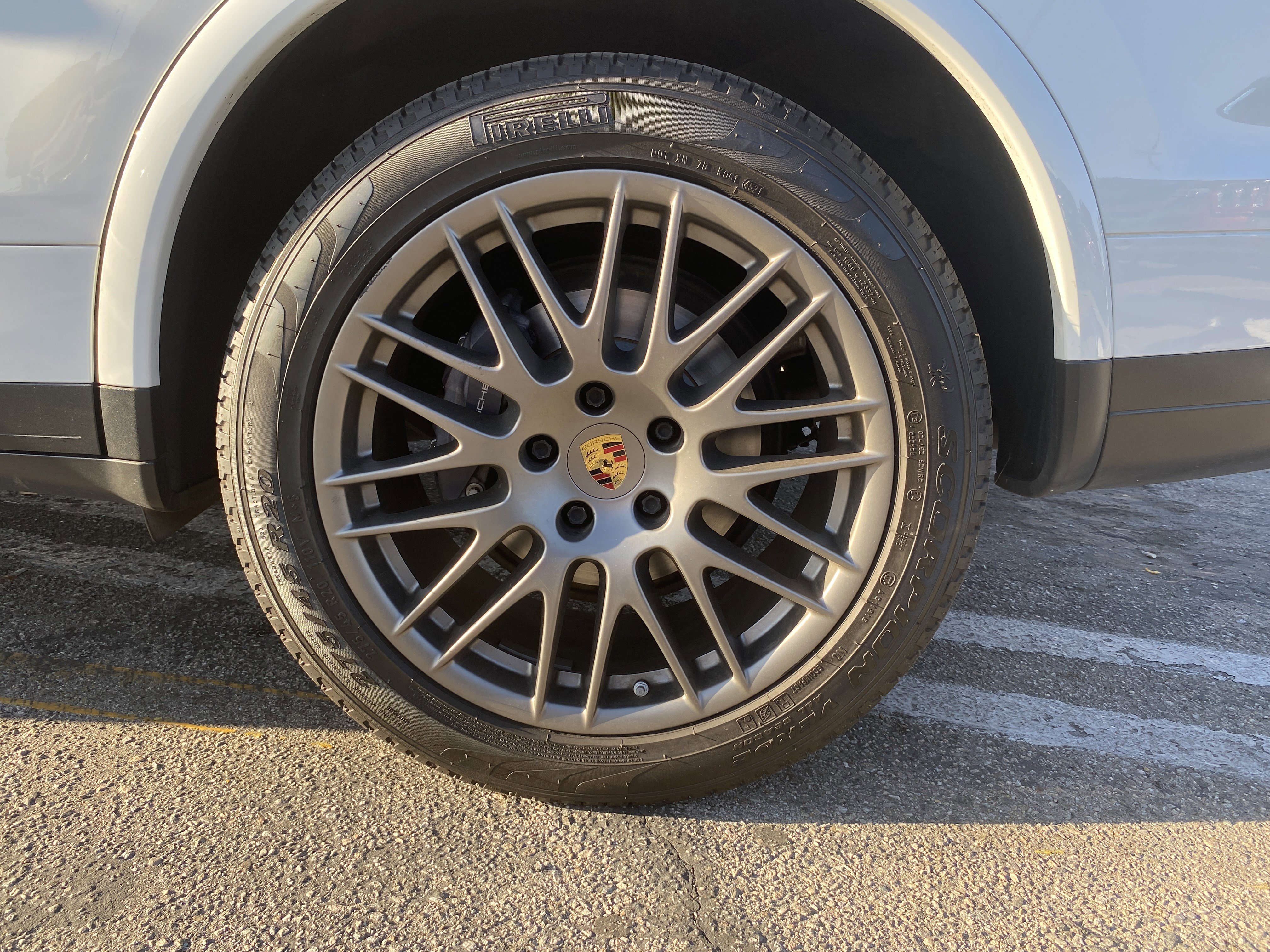 Used 2017 Porsche Cayenne Platinum Edition w/ Premium Package (PJV) image 24