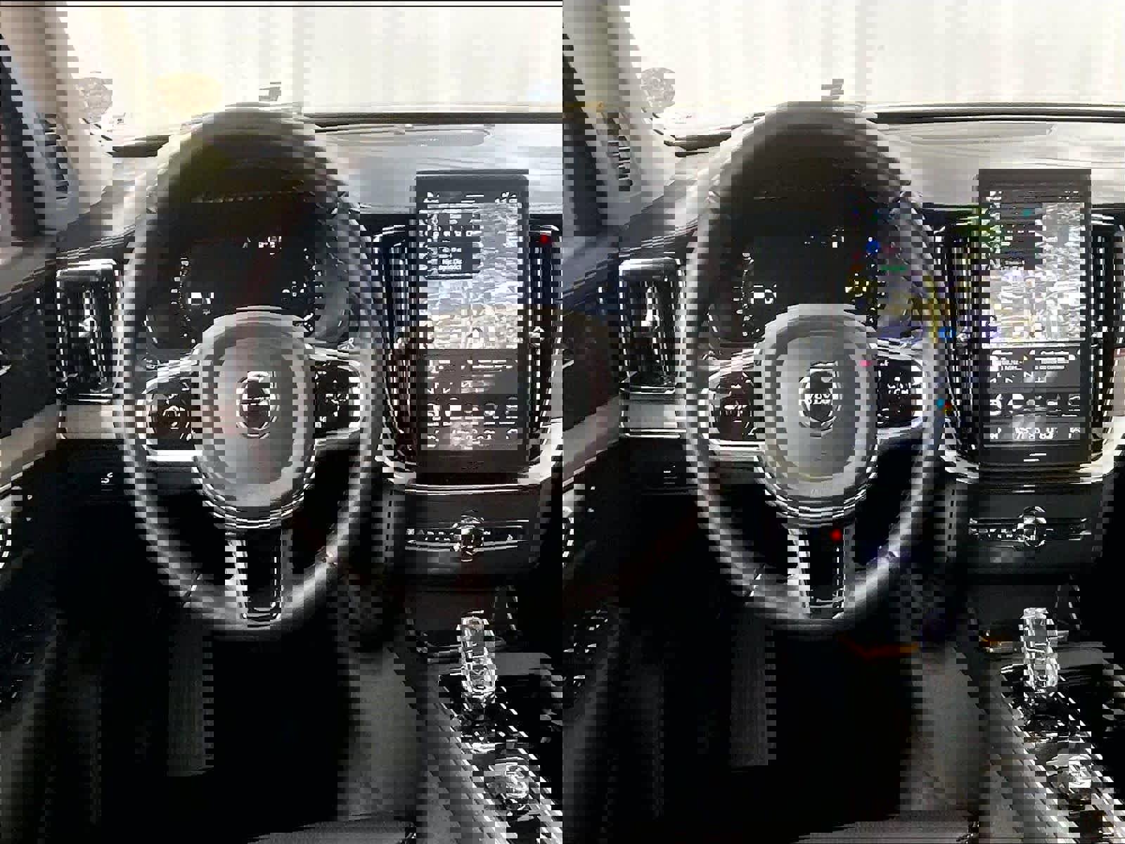 Used 2026 Volvo XC90 B6 Ultra w/ Protection Package Premier AWD/4WD image 18