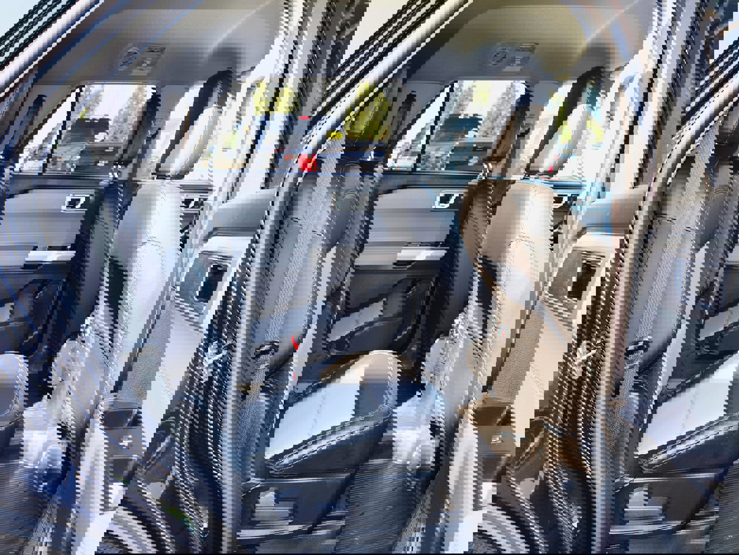 Used 2023 Ford Explorer XLT w/ Equipment Group 202A image 28