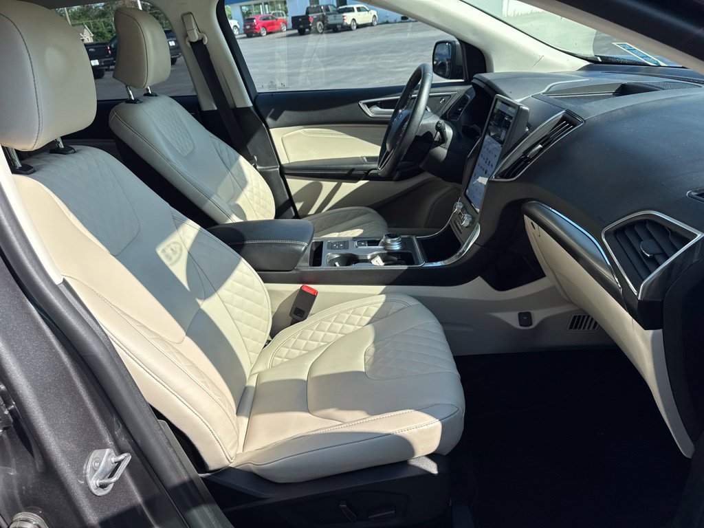 Used 2024 Ford Edge Titanium AWD/4WD image 12