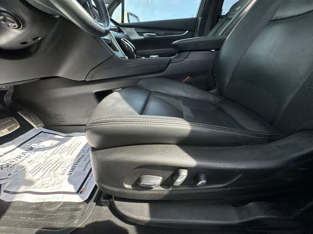 Used 2024 Cadillac XT6 Sport w/ LPO, Floor Liner Package AWD/4WD image 12