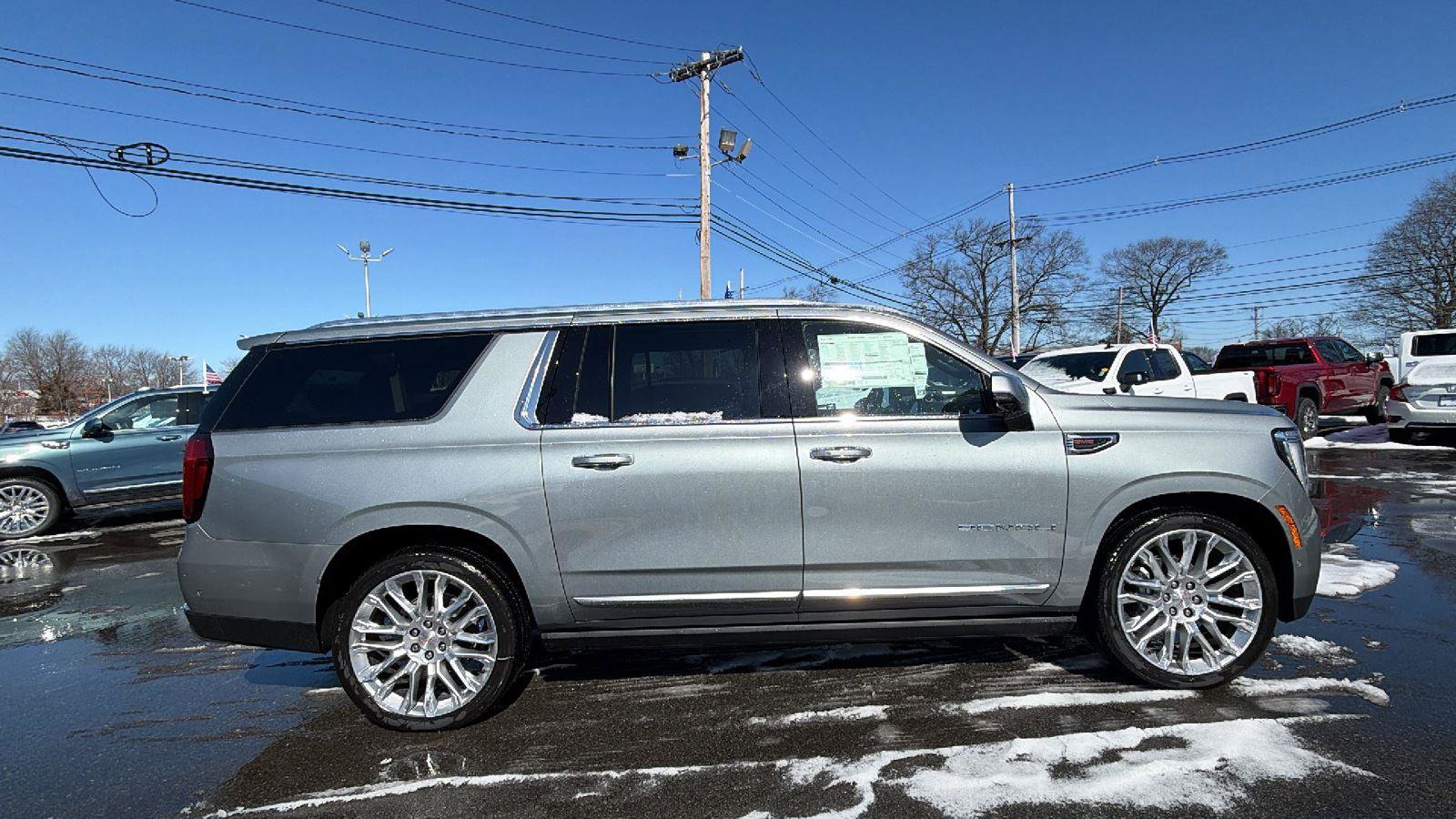 New 2025 GMC Yukon XL Denali w/ Sun & Power Step Package image 8