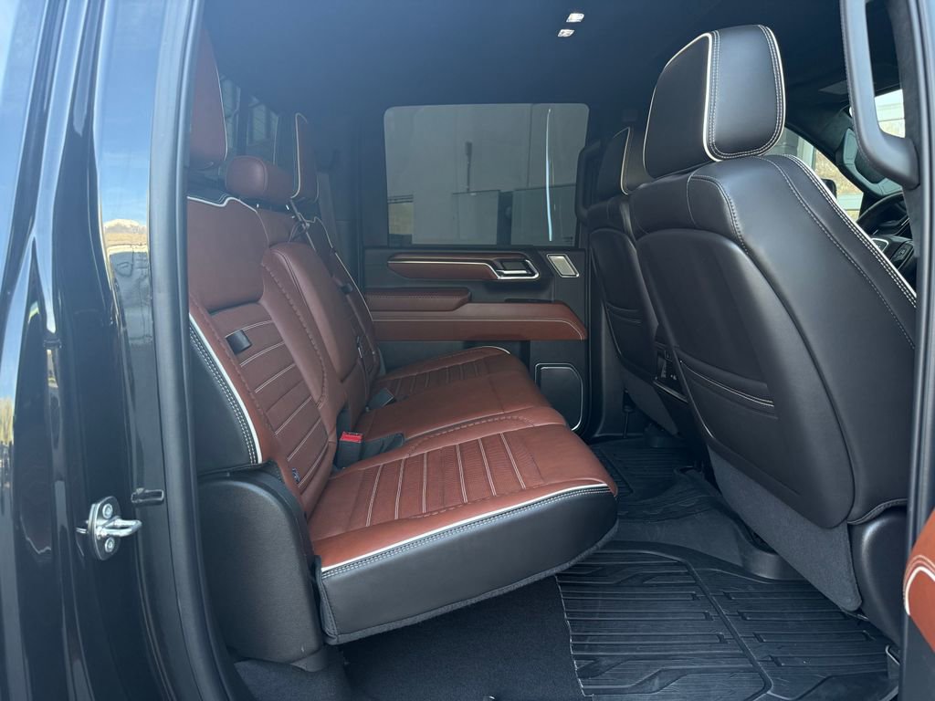 Used 2024 GMC Sierra 3500 Denali Ultimate AWD/4WD image 38
