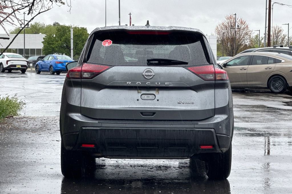 Used 2024 Nissan Rogue SV image 5