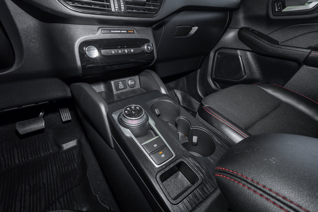 Used 2025 Ford Escape ST-Line w/ Tech Pack #1 FWD image 13