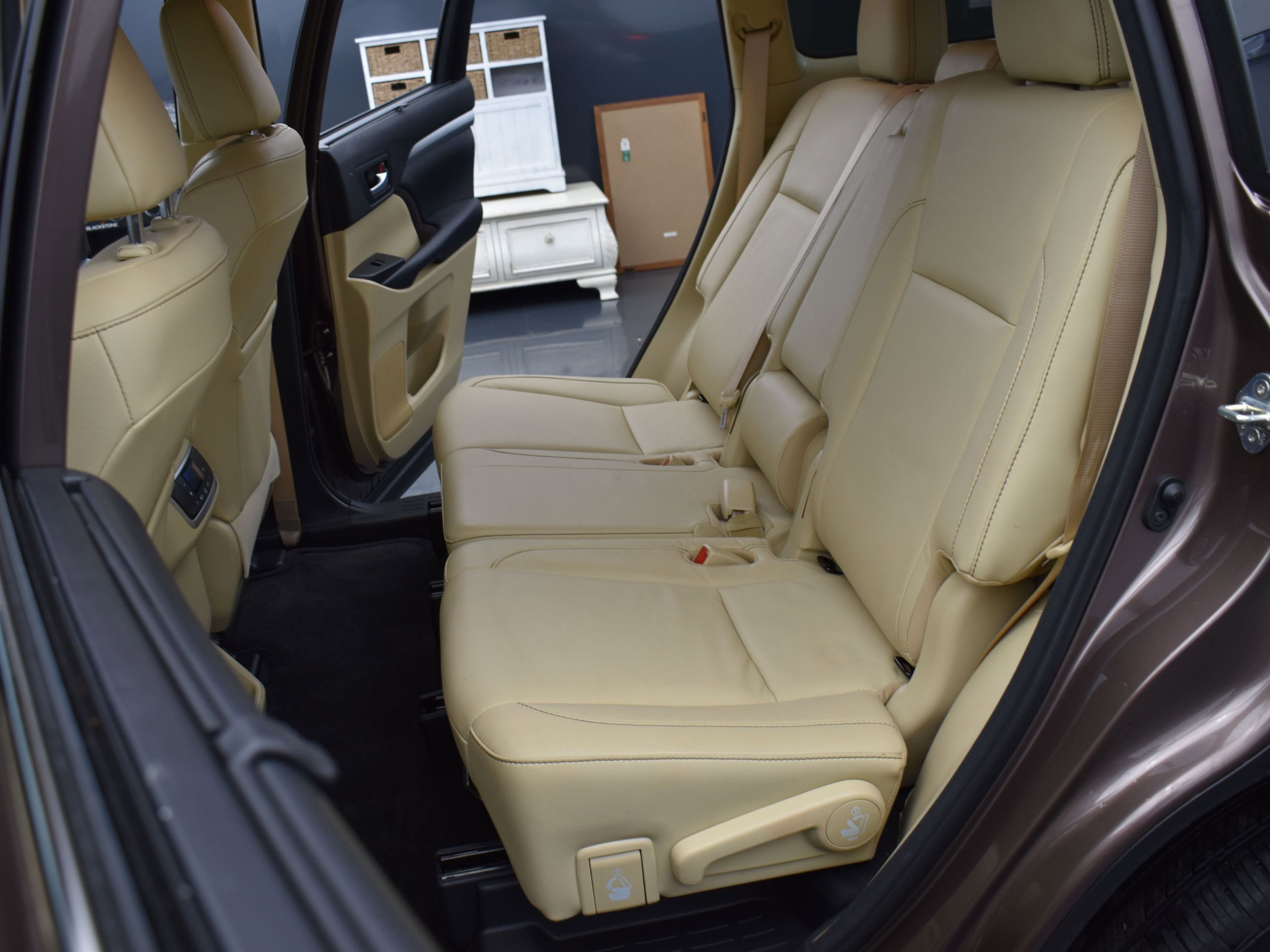 Used 2018 Toyota Highlander XLE image 22