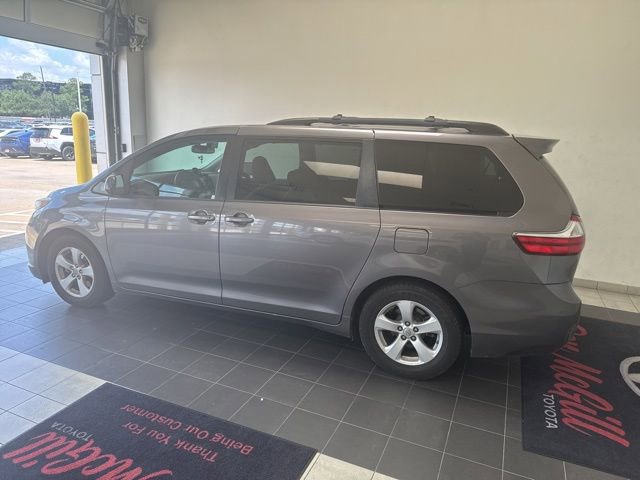 Used 2017 Toyota Sienna LE FWD image 8