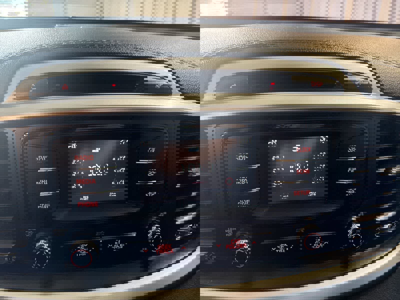 Used 2017 Kia Sorento LX image 22