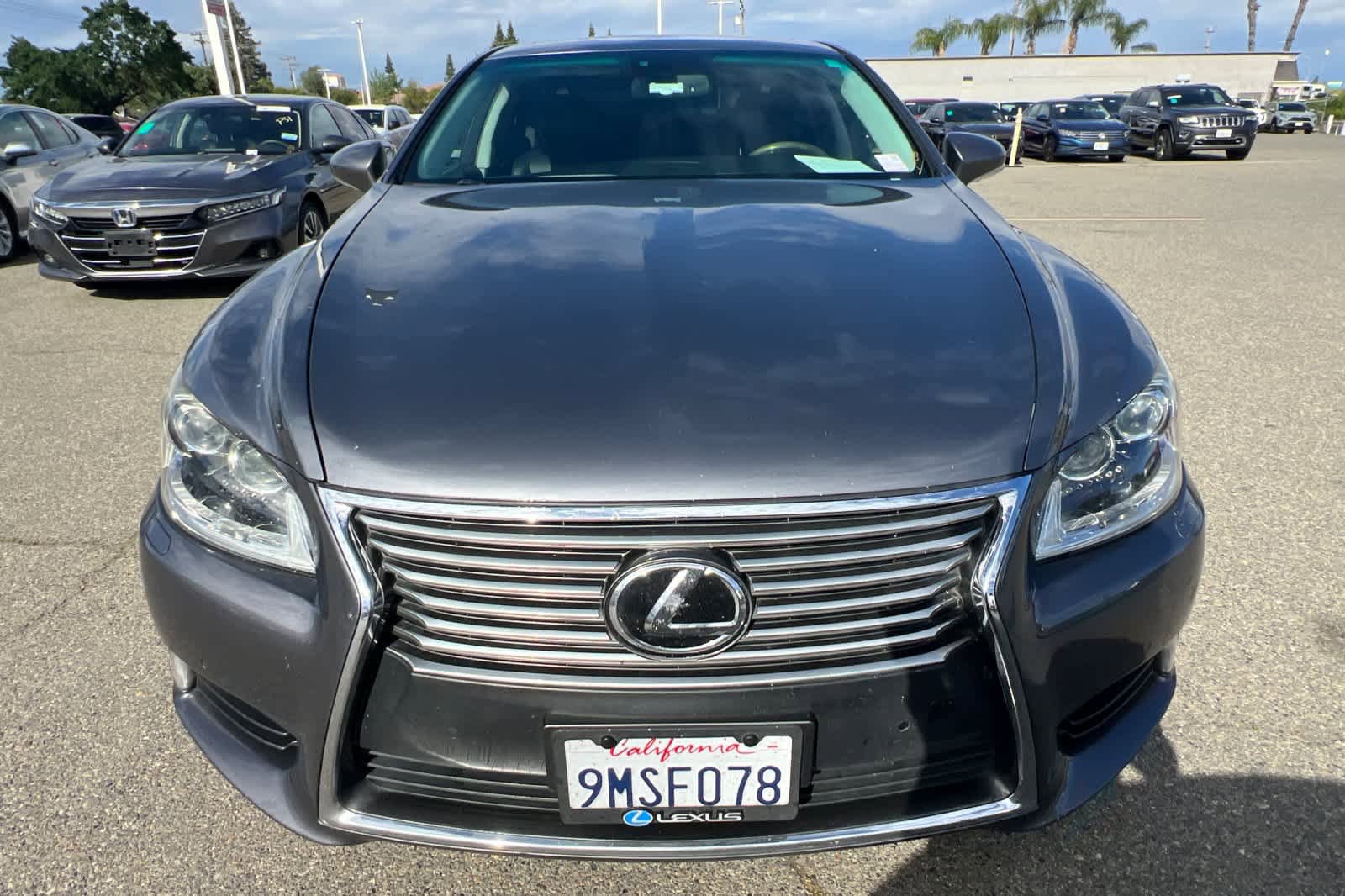 Used 2014 Lexus LS 460 w/ Comfort Package RWD image 2